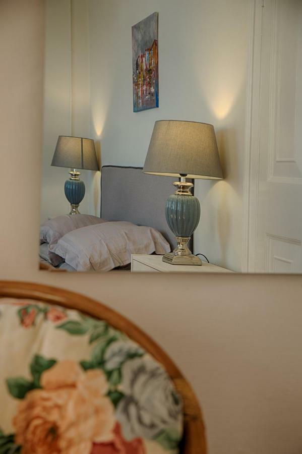Serene Sea View Apartment In Corfu Old Town Exterior photo
